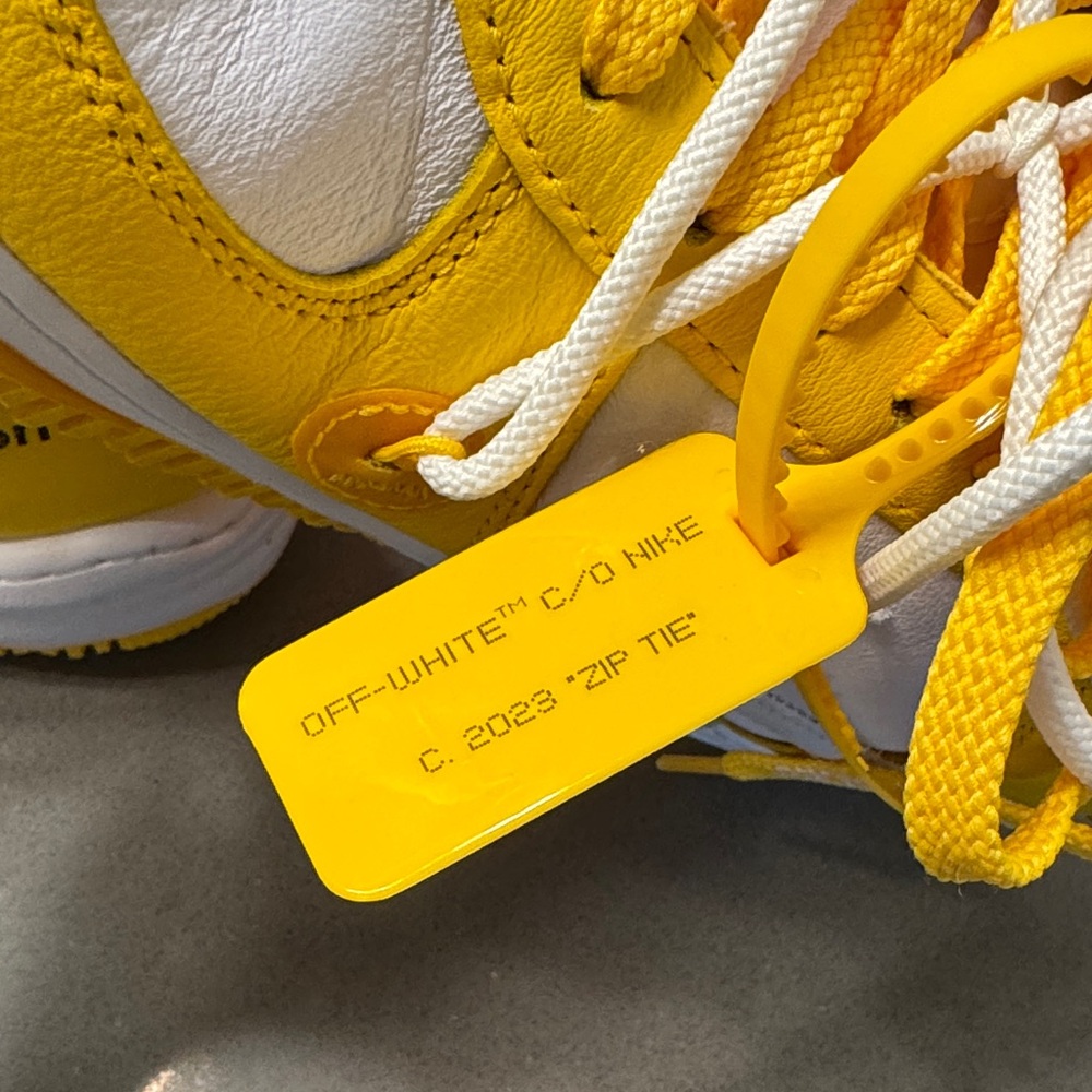 Off-White Air Force 1 Yellow and White Sneakers with Zip Tie. - Picture 2 of 12